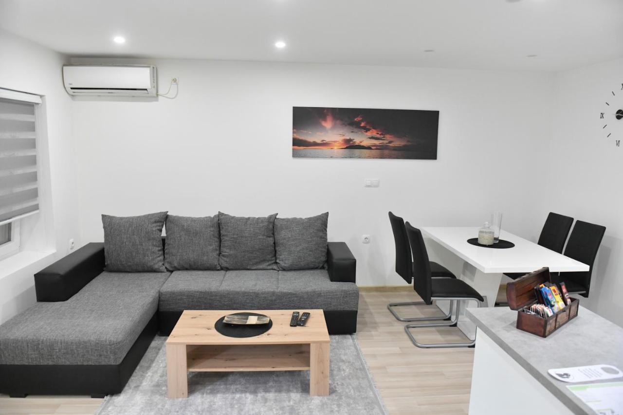 Apartman Lucia Ðakovo Eksteriør bilde